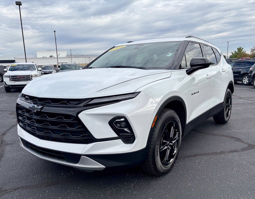 Used 2024 Chevrolet Blazer LT w/ Convenience Package FWD image 3