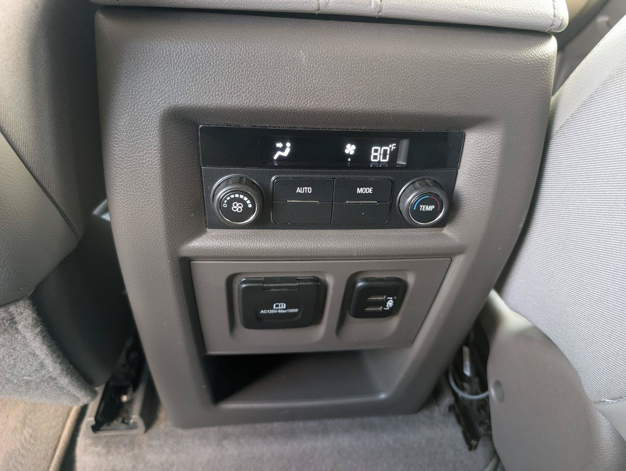 Used 2018 Chevrolet Traverse LT FWD image 37