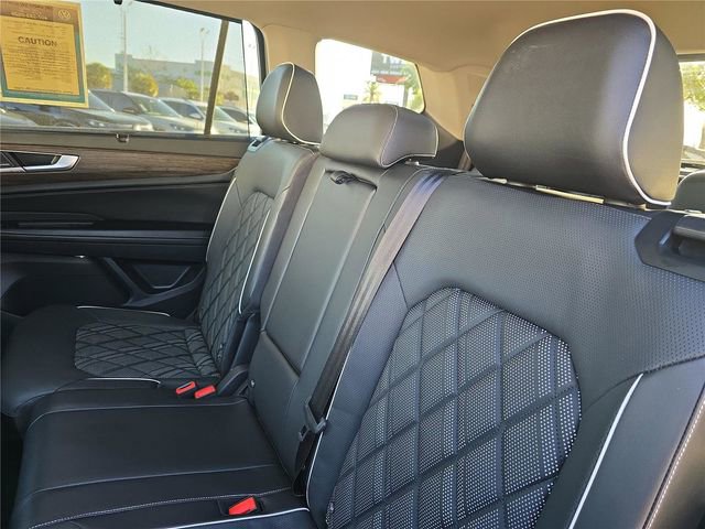 Used 2024 Volkswagen Atlas SEL Premium R-Line image 15