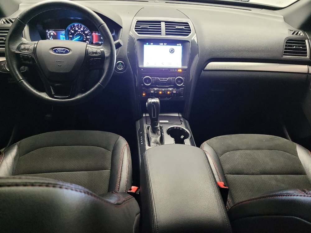 Used 2018 Ford Explorer XLT w/ Equipment Group 202A FWD image 22