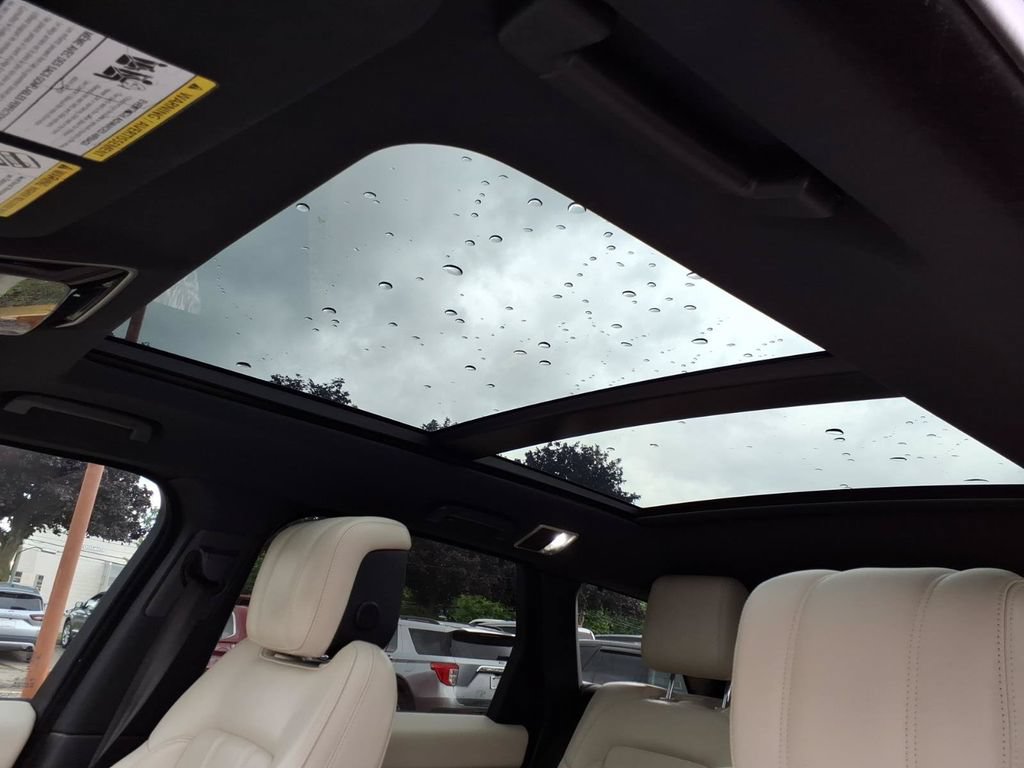 Used 2019 Land Rover Range Rover Sport HSE AWD/4WD image 11
