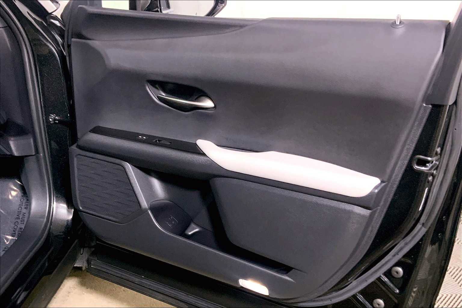 Used 2022 Lexus UX 250h w/ Premium Package image 22