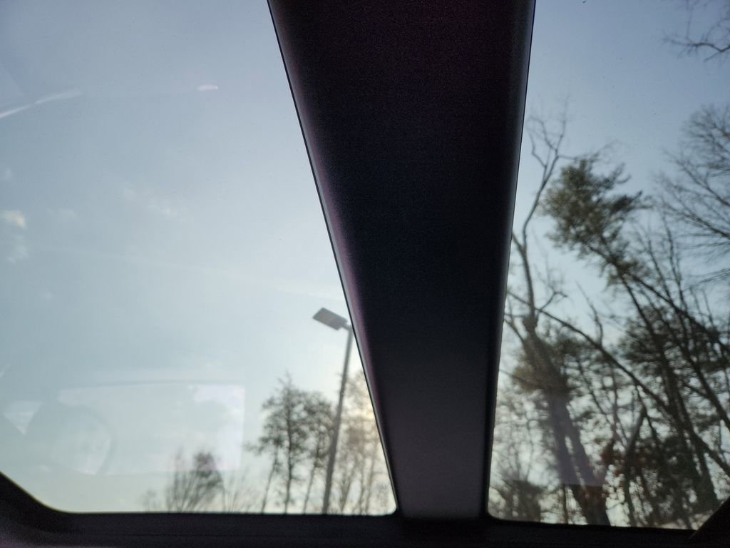 Used 2025 Land Rover Range Rover Sport SE image 28