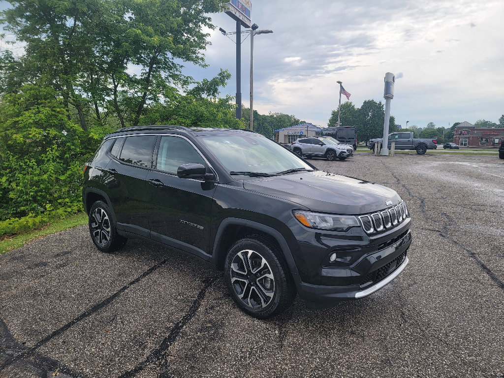 Used 2022 Jeep Compass Limited AWD/4WD image 3