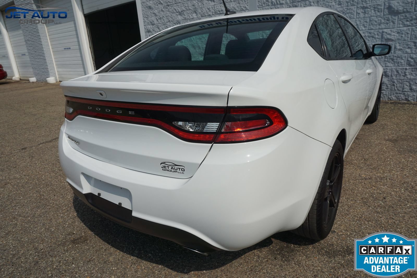 Used 2015 Dodge Dart SXT w/ Sun/Sound Group FWD image 11