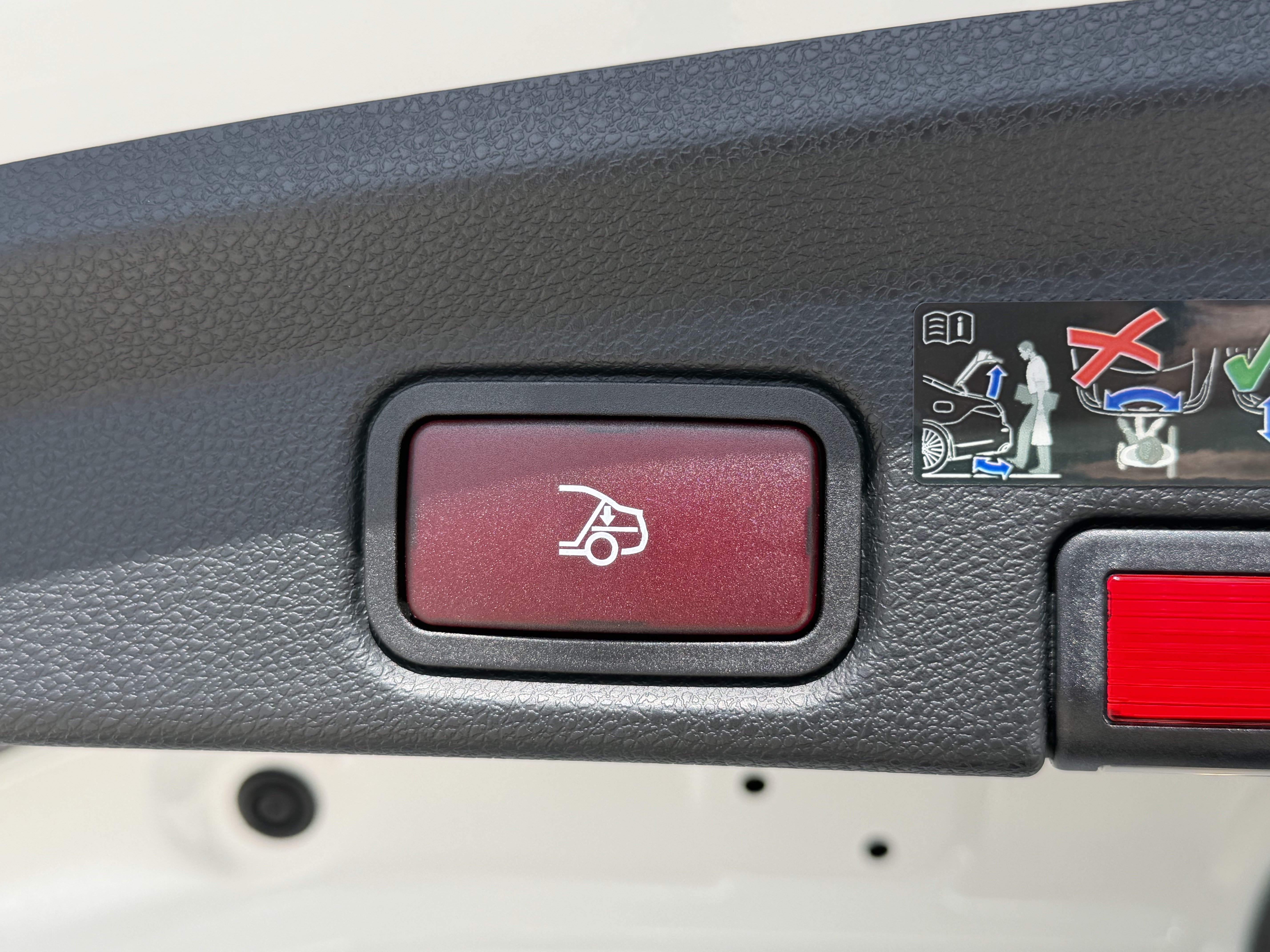 Used 2023 Mercedes-Benz E 450 Cabriolet image 13