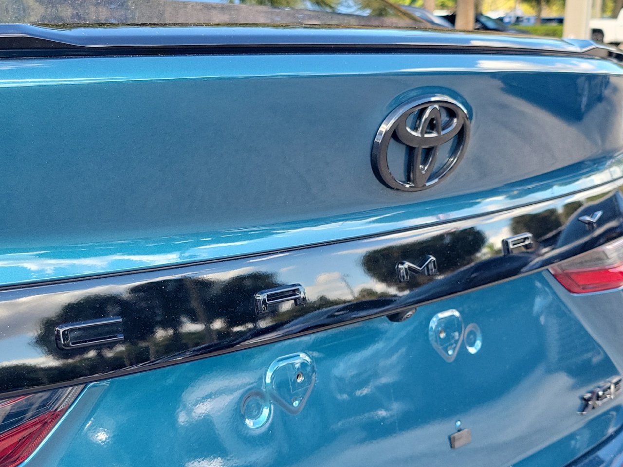 Used 2025 Toyota Camry XSE FWD image 6