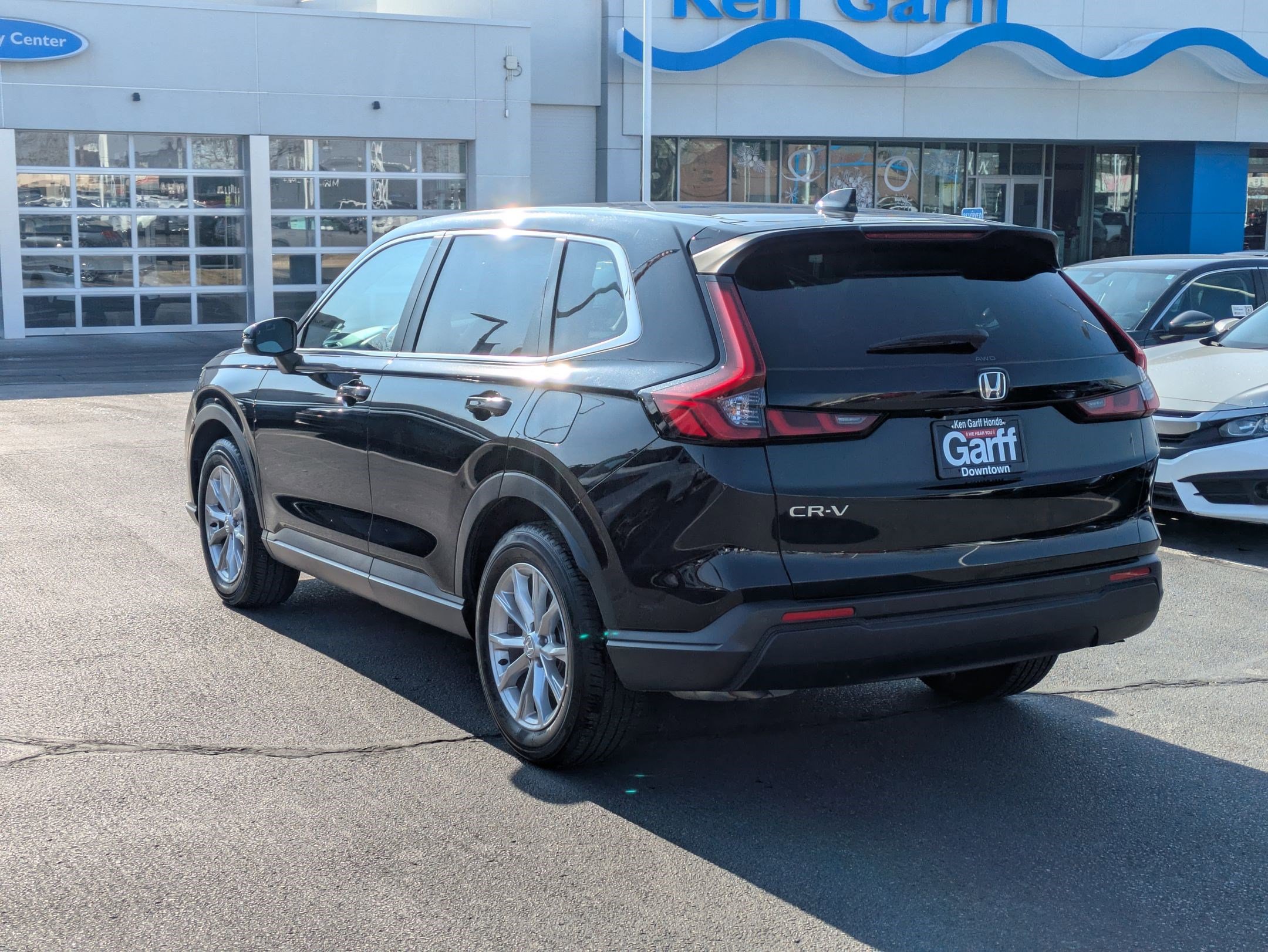 Used 2025 Honda CR-V EX-L image 8