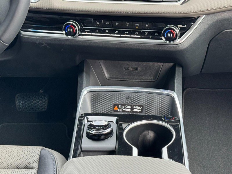 New 2026 Chevrolet Equinox LT w/ Convenience Package II image 9