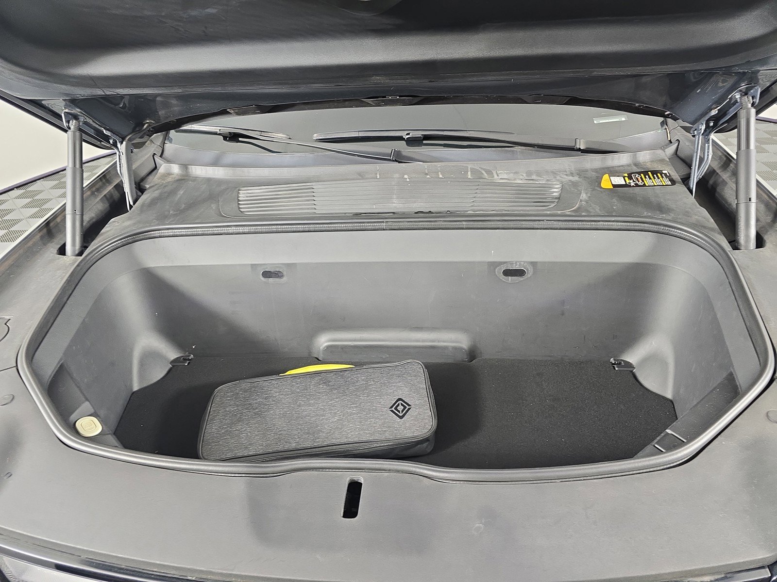 Used 2022 Rivian R1S Launch Edition image 14