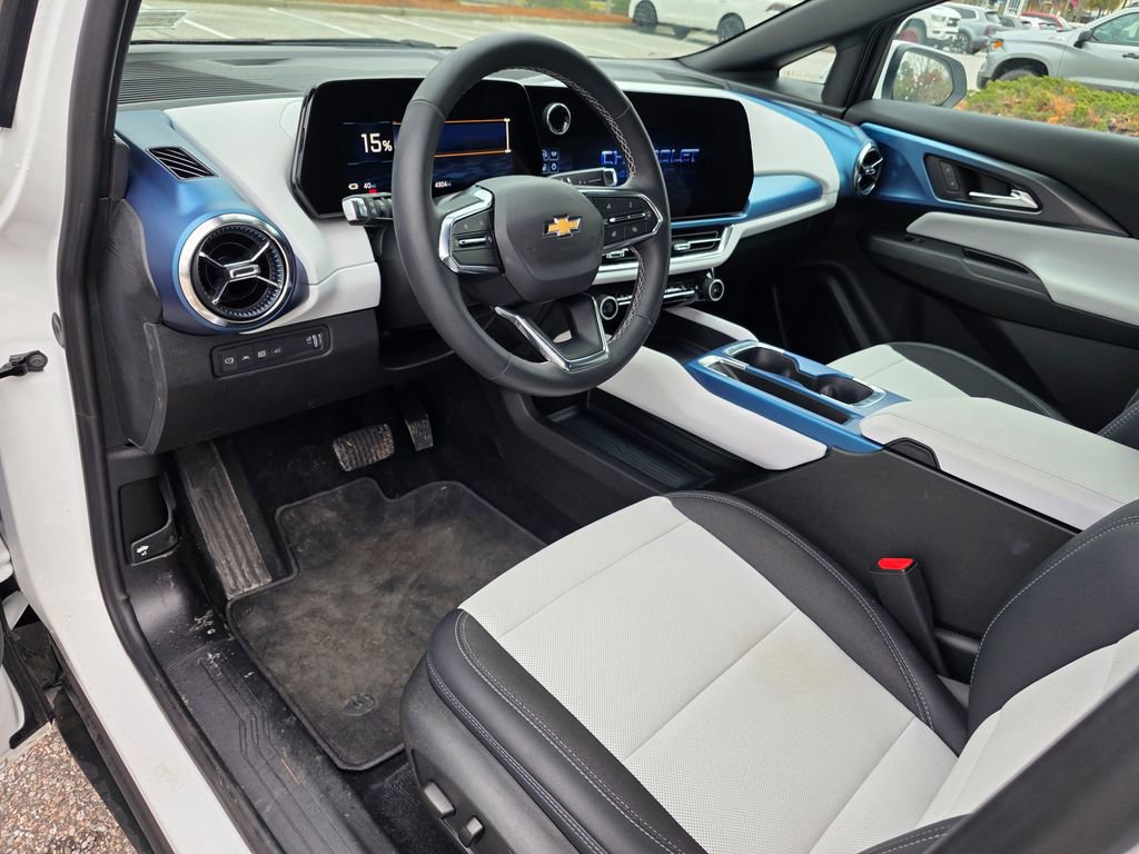 Certified 2025 Chevrolet Equinox EV LT image 11