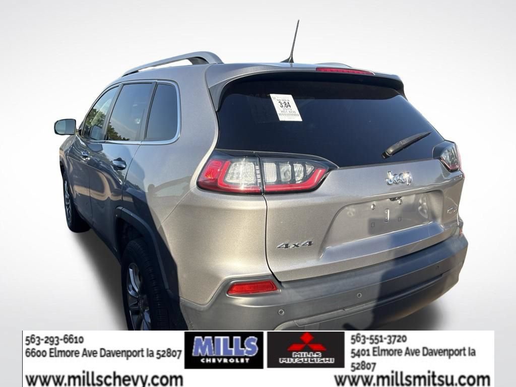 Used 2019 Jeep Cherokee Latitude Plus w/ Cold Weather Group AWD/4WD image 3