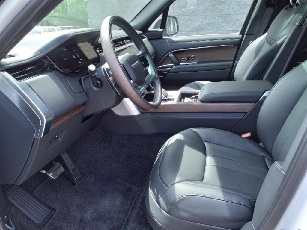 Used 2024 Land Rover Range Rover Autobiography AWD/4WD image 8