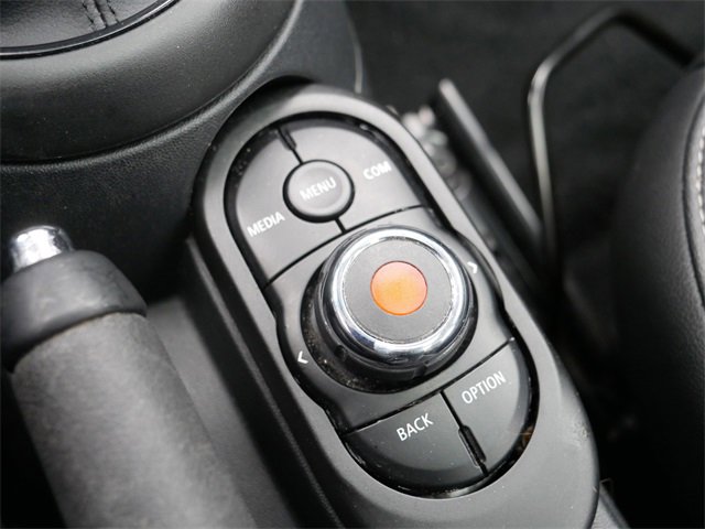Used 2020 MINI Cooper 4-Door Hardtop w/ Premium Package image 28