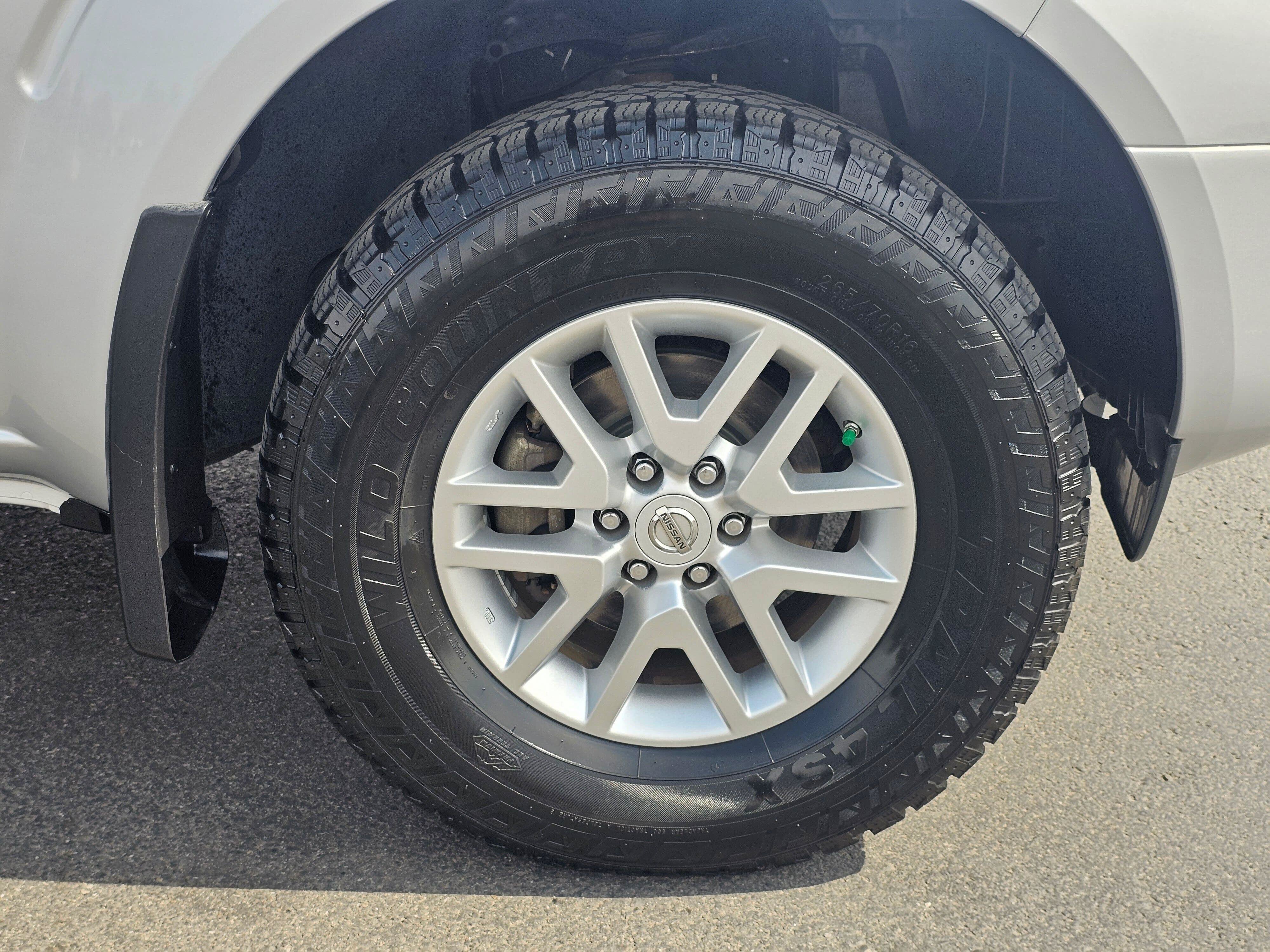 Used 2016 Nissan Frontier SV w/ SV Value Truck Package AWD/4WD image 9