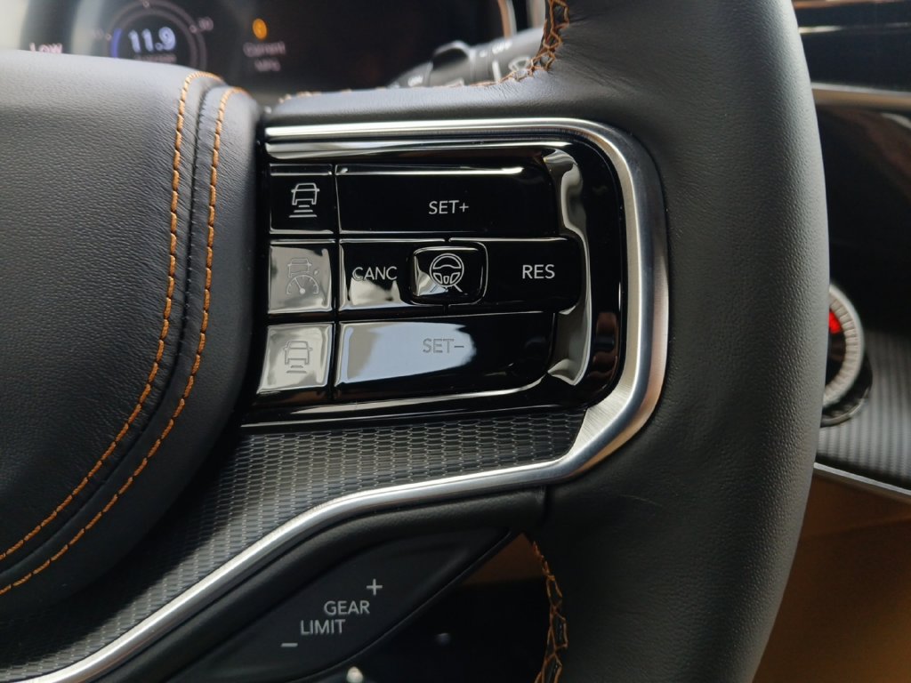New 2026 Jeep Grand Wagoneer L Summit AWD/4WD image 25