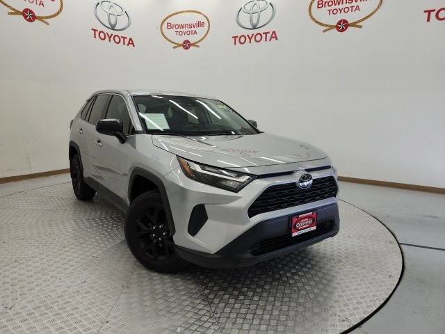 Certified 2025 Toyota RAV4 LE FWD image 1