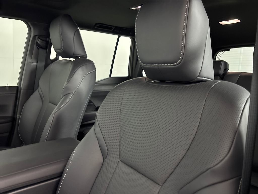 Used 2024 Lexus GX 550 w/ Cold Area Package image 11