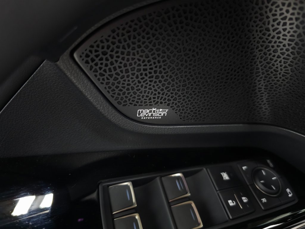 Used 2025 Lexus LX 700h F Sport image 18