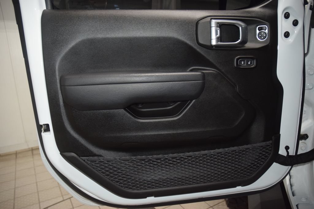 Used 2024 Jeep Gladiator Sport AWD/4WD image 40