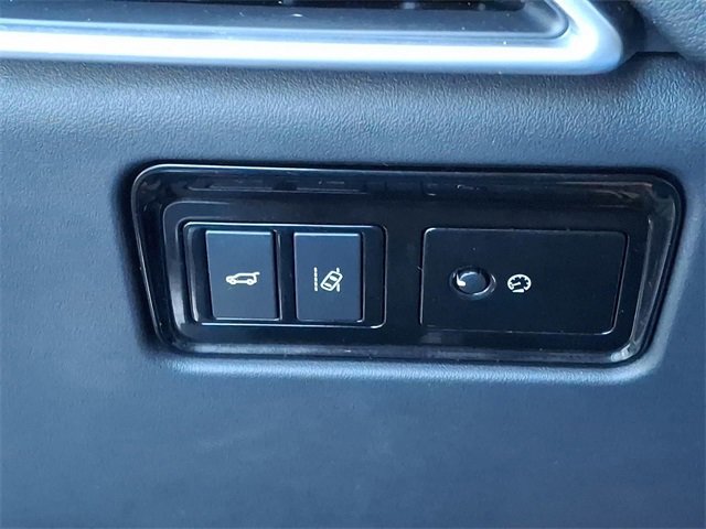 Used 2017 Jaguar F-PACE R-Sport image 25