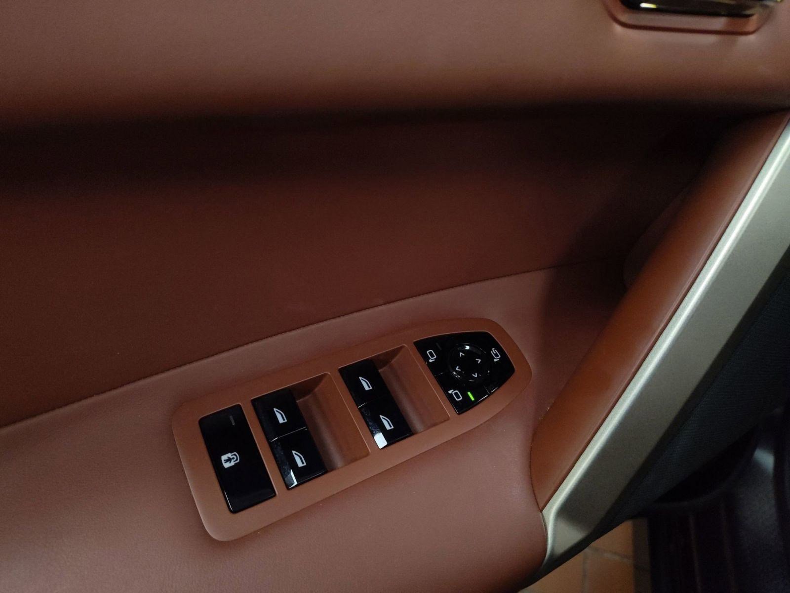 Used 2023 BMW iX xDrive50 w/ Ultimate Package 2 image 12