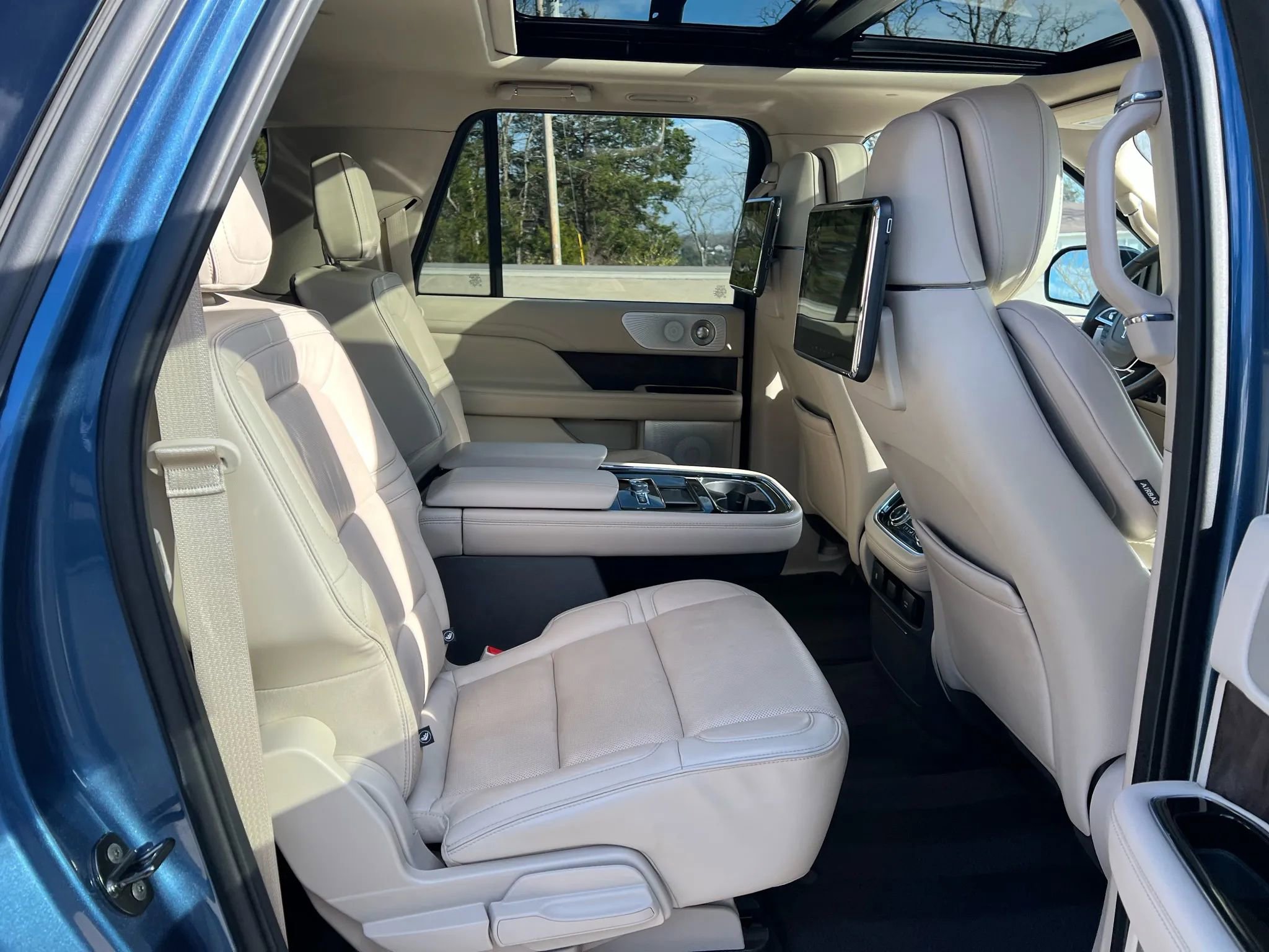 Used 2019 Lincoln Navigator L Reserve w/ Cargo Package image 45