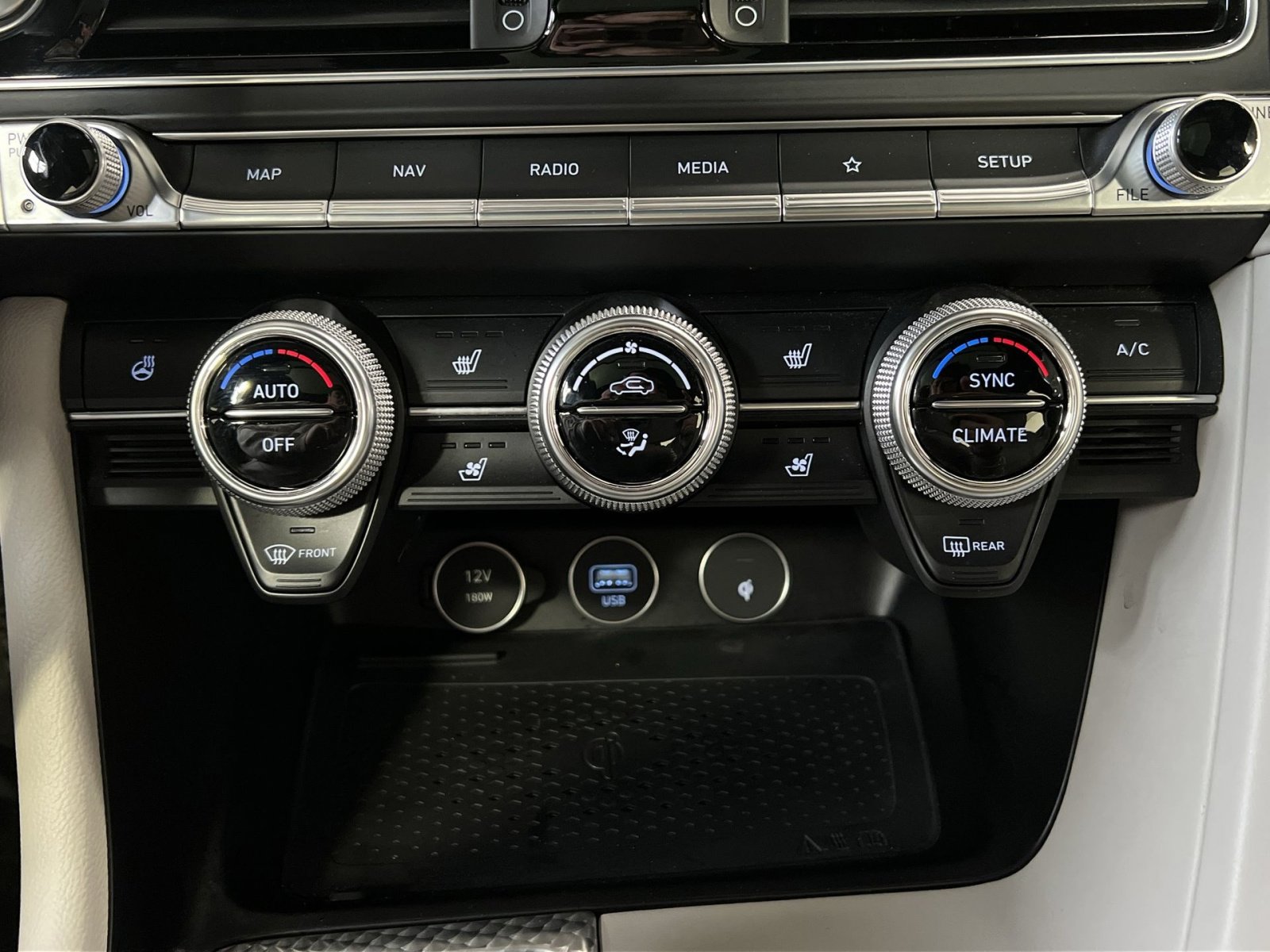 Used 2023 Genesis G70 2.0T w/ Sport Prestige Package image 21