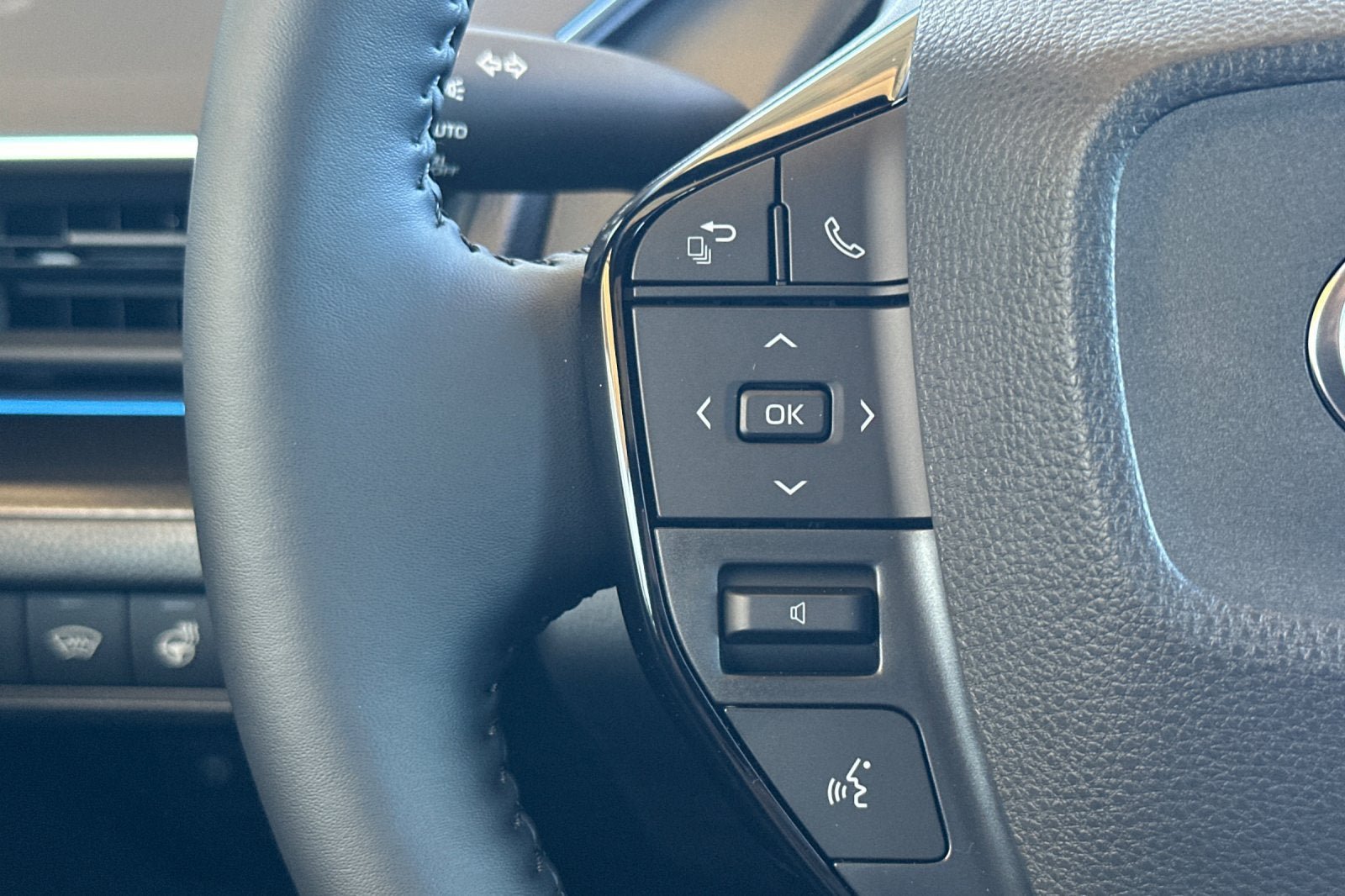 New 2027 Toyota Prius FWD image 28