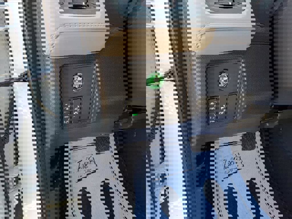 Used 2021 Honda HR-V EX-L image 17