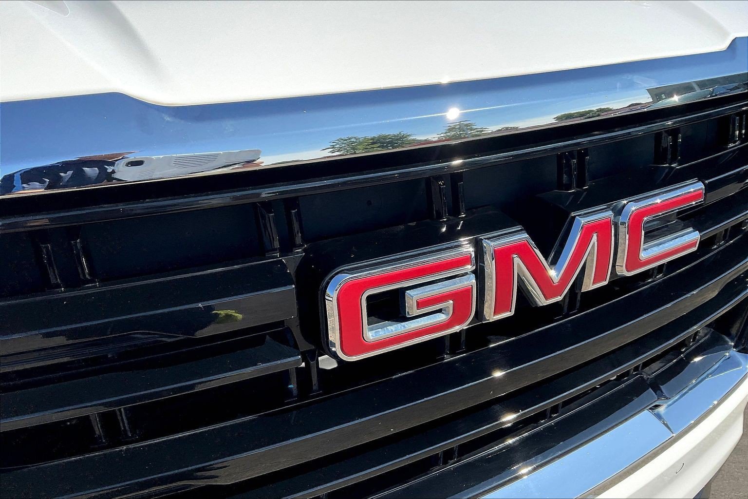 Used 2022 GMC Yukon SLE AWD/4WD image 32