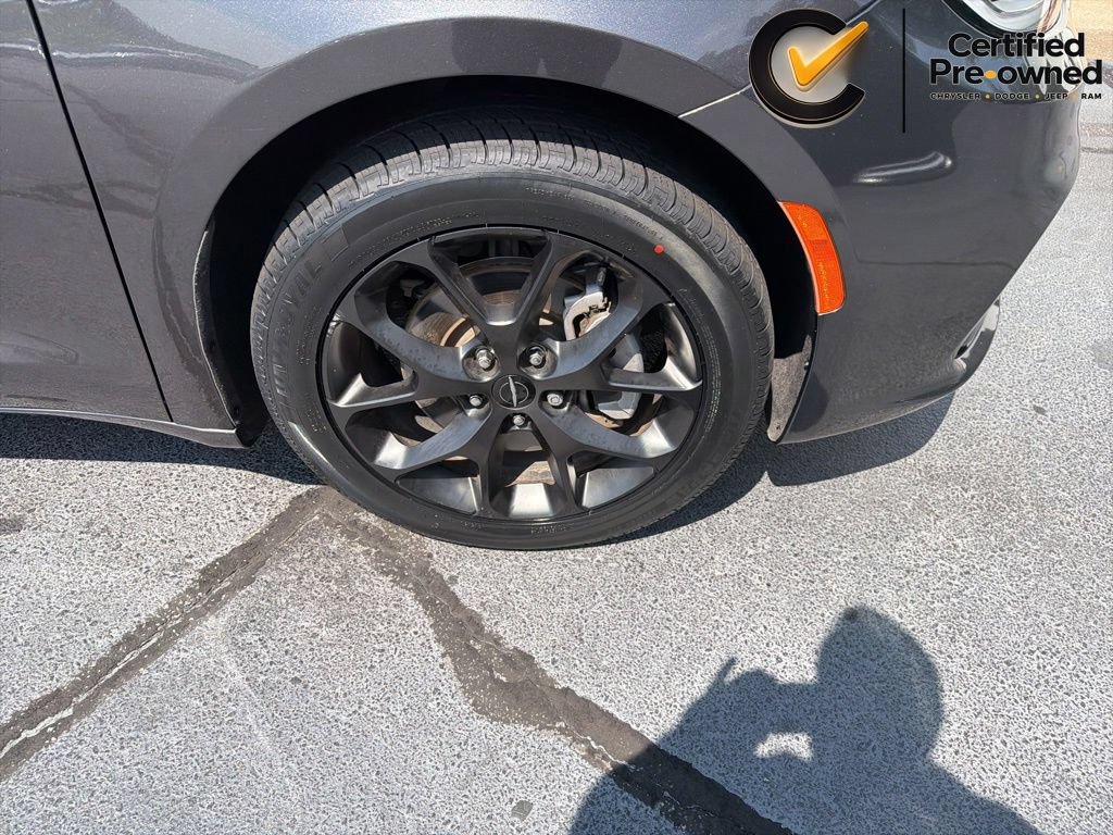 Certified 2023 Chrysler Pacifica Limited w/ Uconnect Theater Family Group AWD/4WD image 20