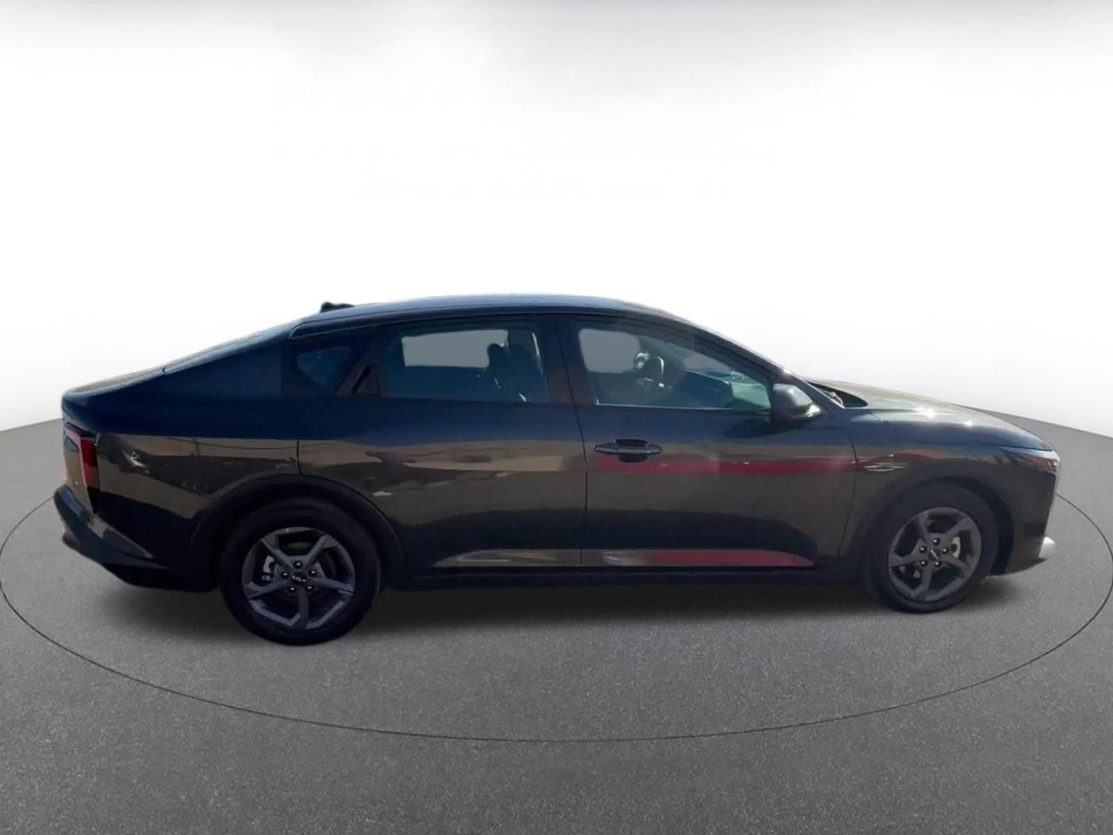 Used 2025 Kia K4 FWD image 16