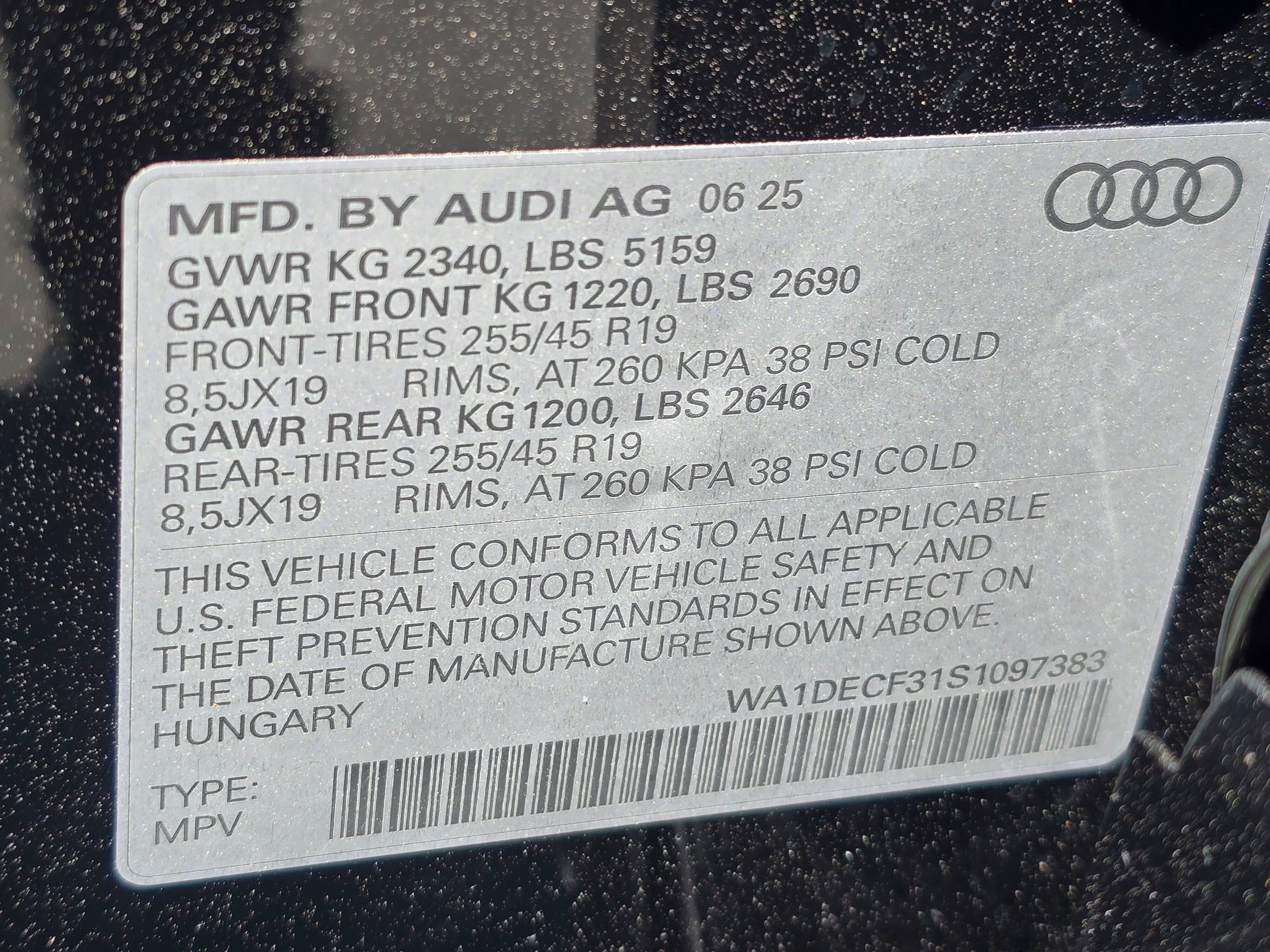 Certified 2025 Audi Q3 2.0T Premium w/ Convenience Package AWD/4WD image 28