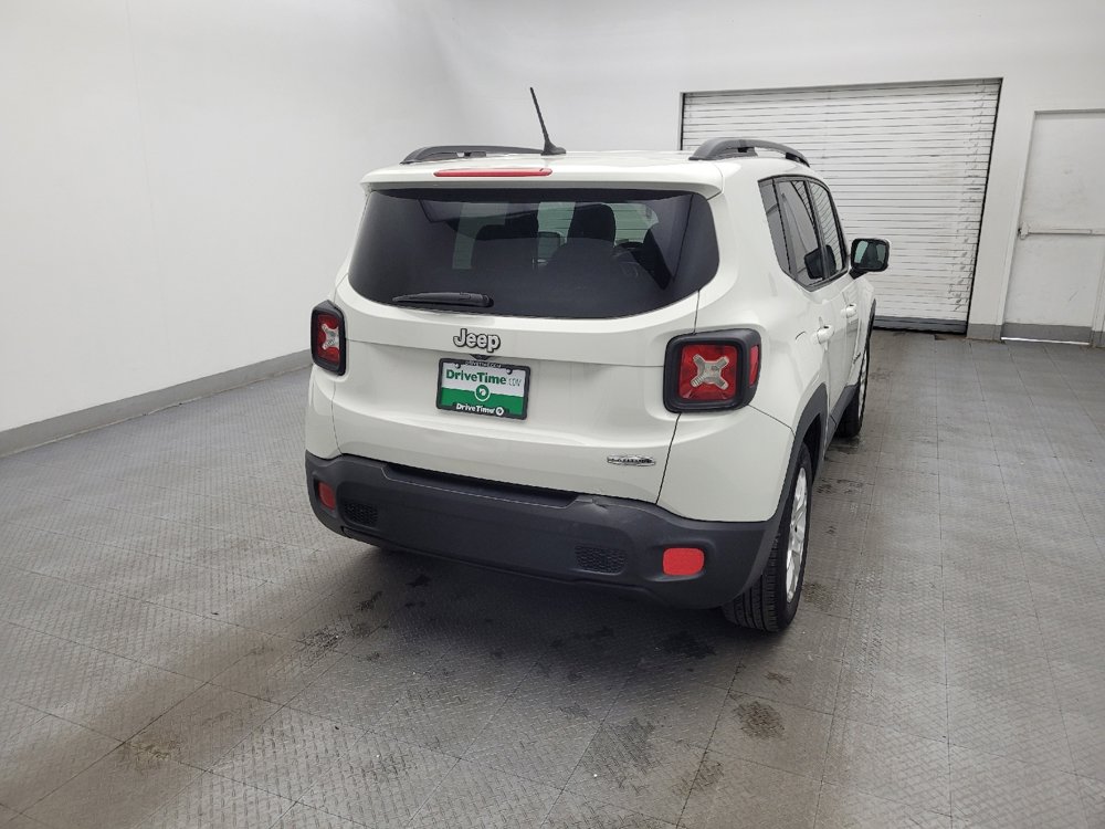 Used 2017 Jeep Renegade Latitude w/ Popular Equipment Group image 7