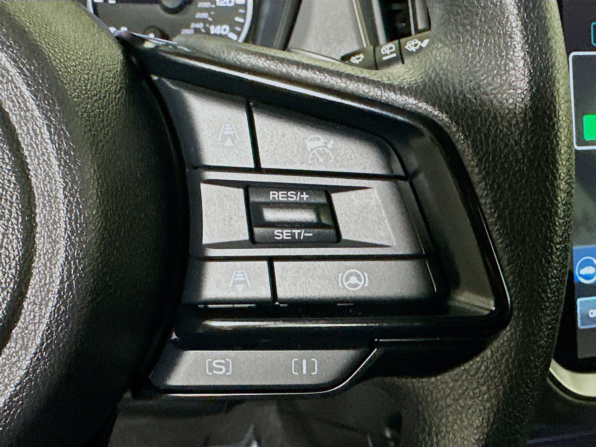 Used 2024 Subaru Crosstrek 2.0i Premium image 17