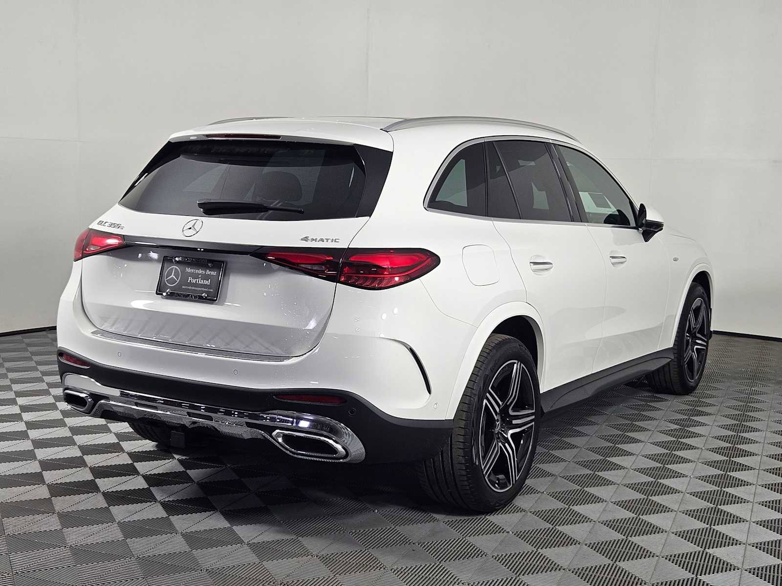 New 2025 Mercedes-Benz GLC 350e 4MATIC image 5