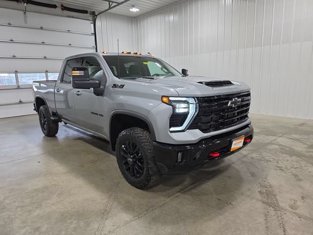 Used 2025 Chevrolet Silverado 3500 LTZ w/ LTZ Plus Package AWD/4WD image 2