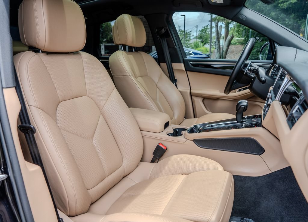 Used 2024 Porsche Macan w/ Premium Plus Package AWD/4WD image 22
