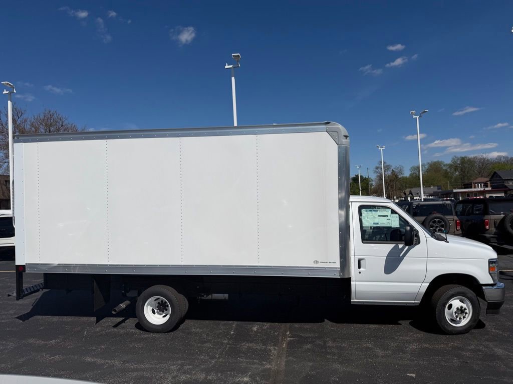 New 2027 Ford E-450 and Econoline 450 Super Duty w/ Power Equipment Group image 4