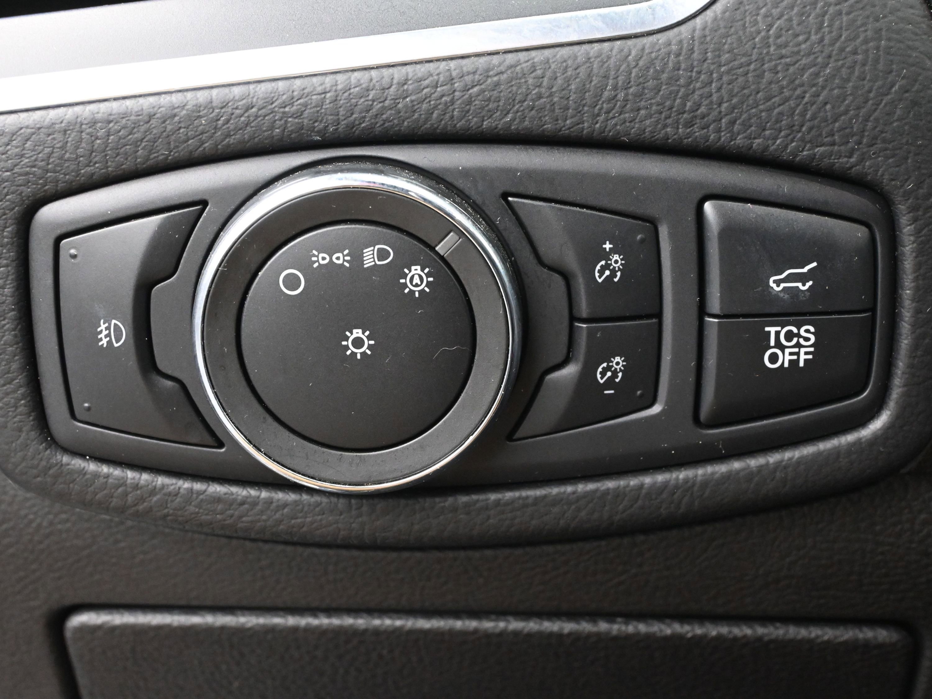 Used 2021 Ford Edge Titanium w/ Equipment Group 301A image 12