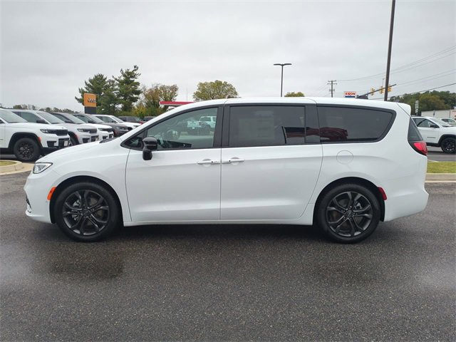 New 2026 Chrysler Pacifica Select image 7