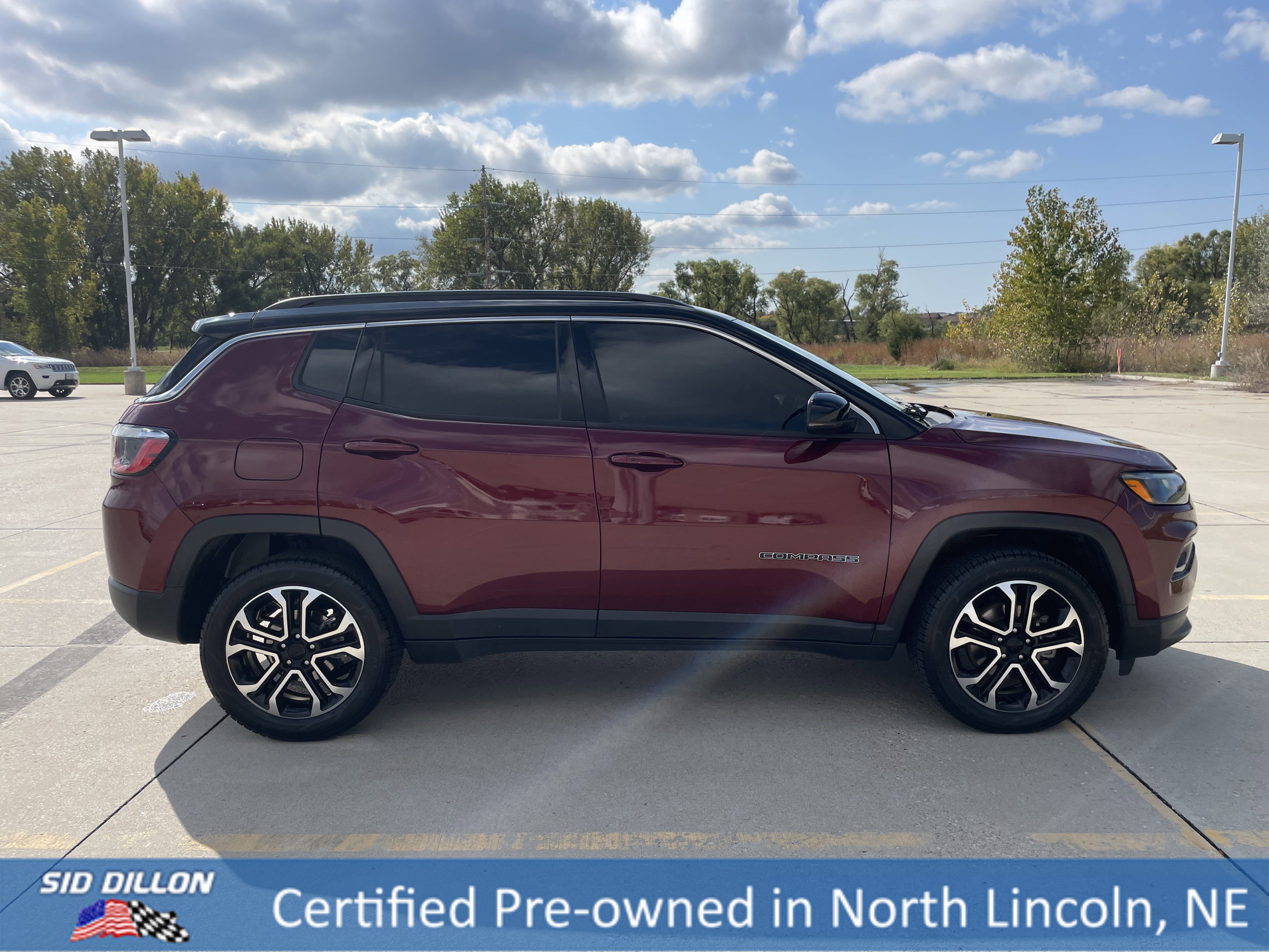 Used 2022 Jeep Compass Limited image 3