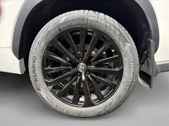 Used 2023 Toyota Highlander XSE AWD/4WD image 9