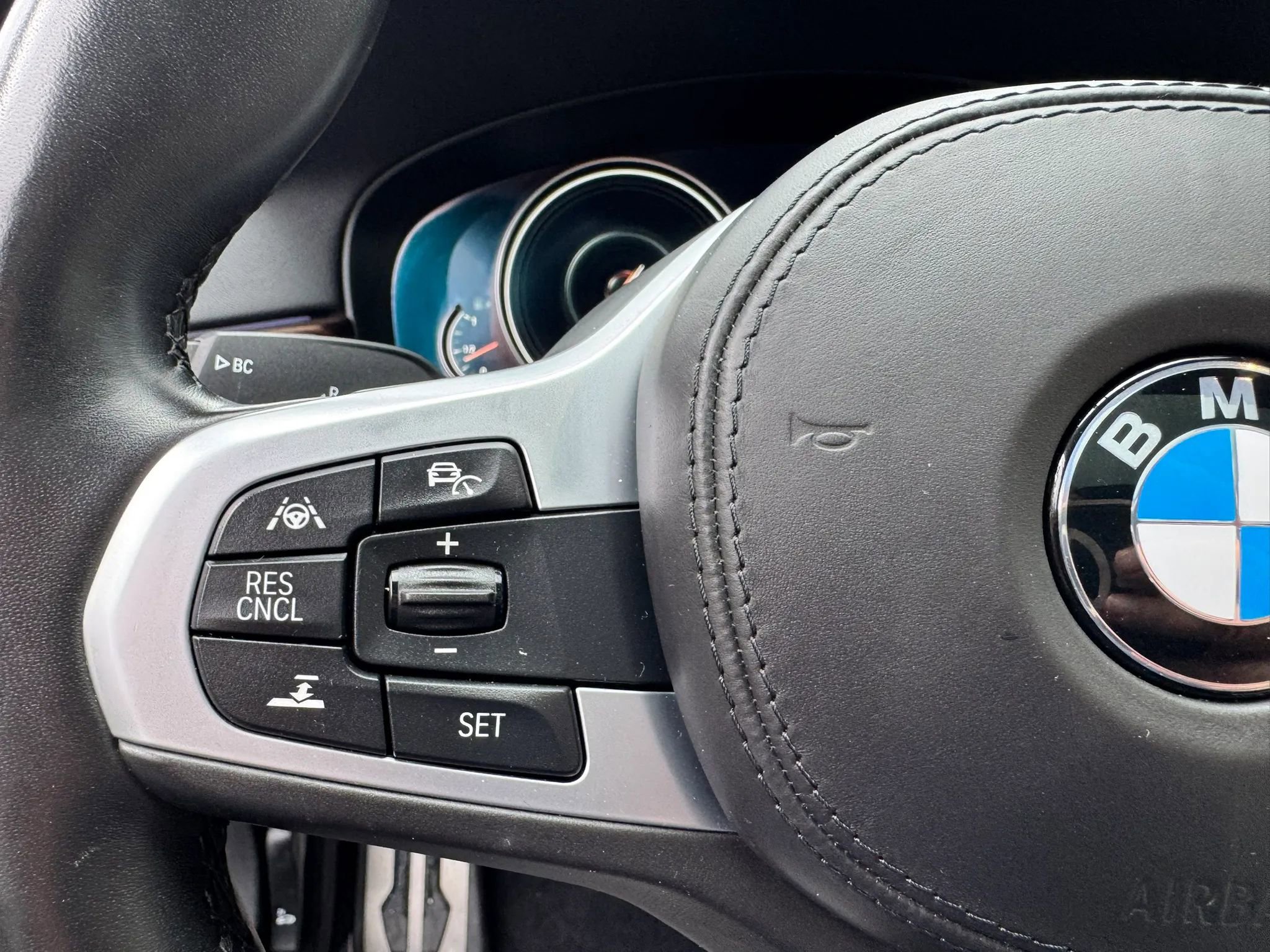 Used 2018 BMW 530e xDrive image 25