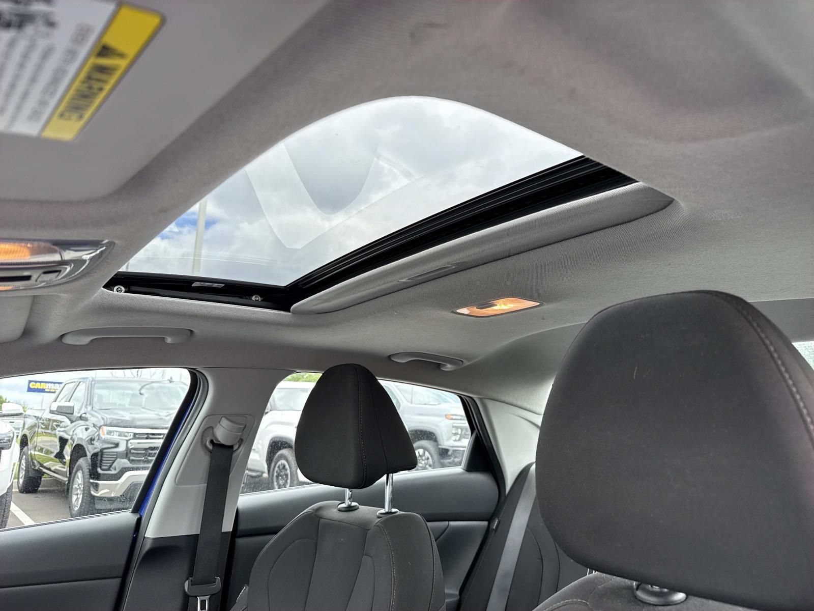 Used 2025 Hyundai Elantra SEL FWD image 9