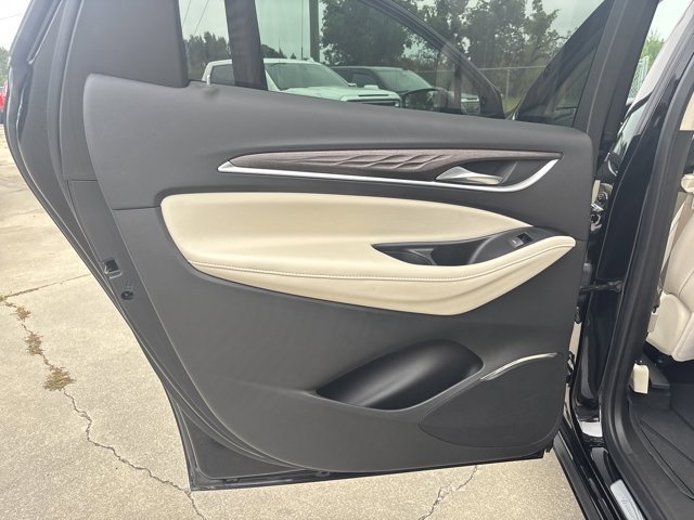 Used 2023 Buick Enclave Avenir w/ Avenir Technology Package image 21