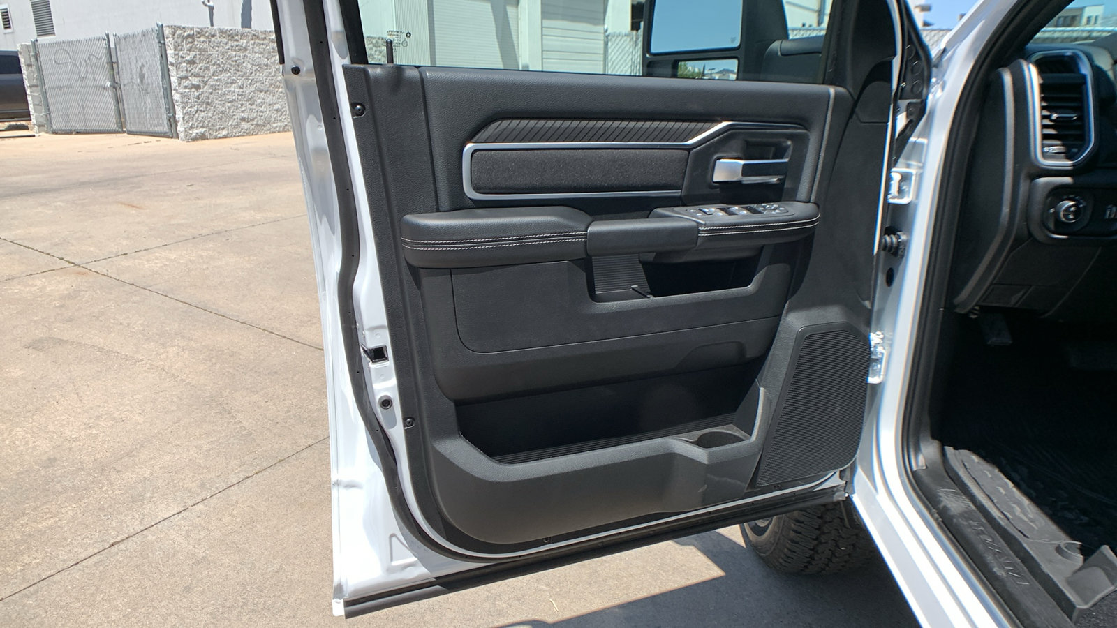 New 2026 RAM 2500 Big Horn AWD/4WD image 11