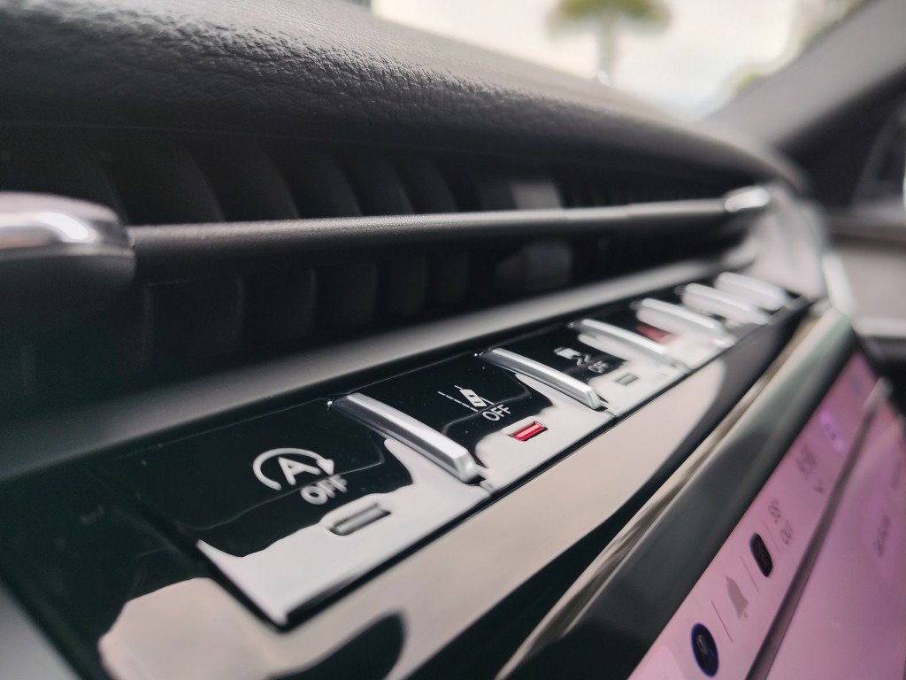 New 2025 Jeep Grand Cherokee Limited AWD/4WD image 24