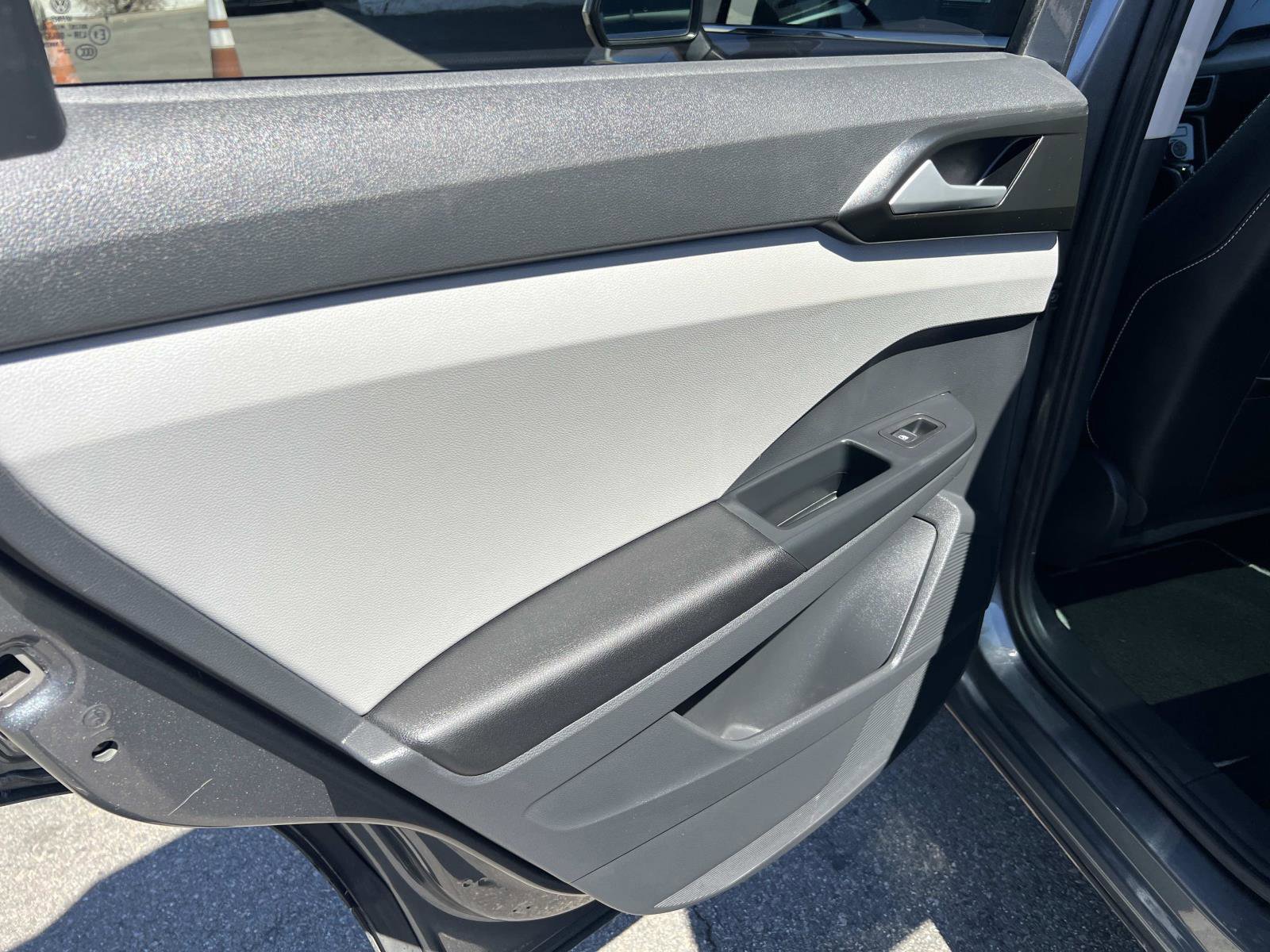 Certified 2023 Volkswagen Taos SE w/ Panoramic Sunroof Package image 20